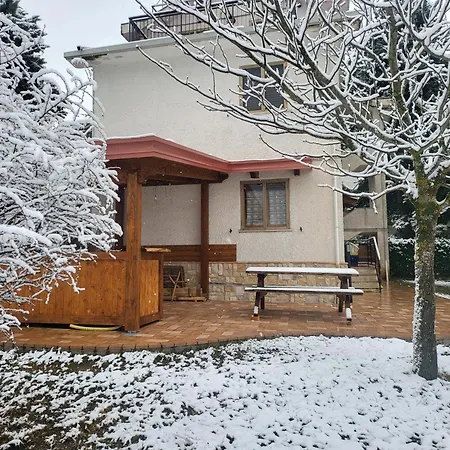 & Garden Apartment *